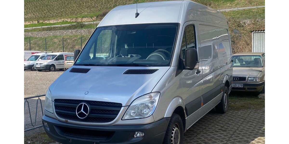 Mercedes-Benz Sprinter 277.000 km 8.800 &euro; Köln 50667