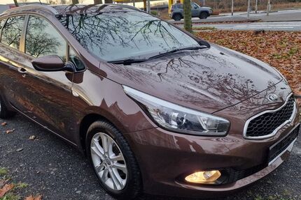 Kia ceed Sportswagon 107.000 km 6.999 &euro; Köln 51107