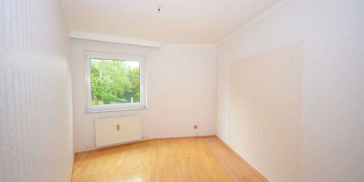 Etagenwohnung Köln Lövenich - 4 Zimmer, 90 m&sup2;, 349.000&euro; | Angebot:26817350