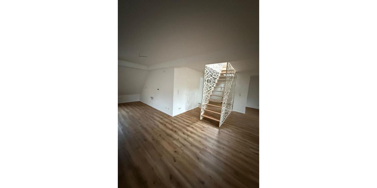 Helle Dachgeschosswohnung in Köln - Villenviertel - modernisiert 2 zimmer