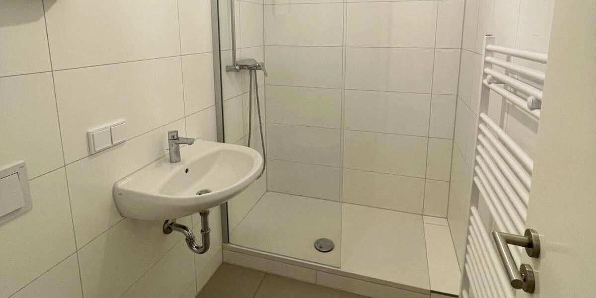 Etagenwohnung Köln Bickendorf - 2 Zimmer, 65 m&sup2;, 990&euro; | Angebot:26243044