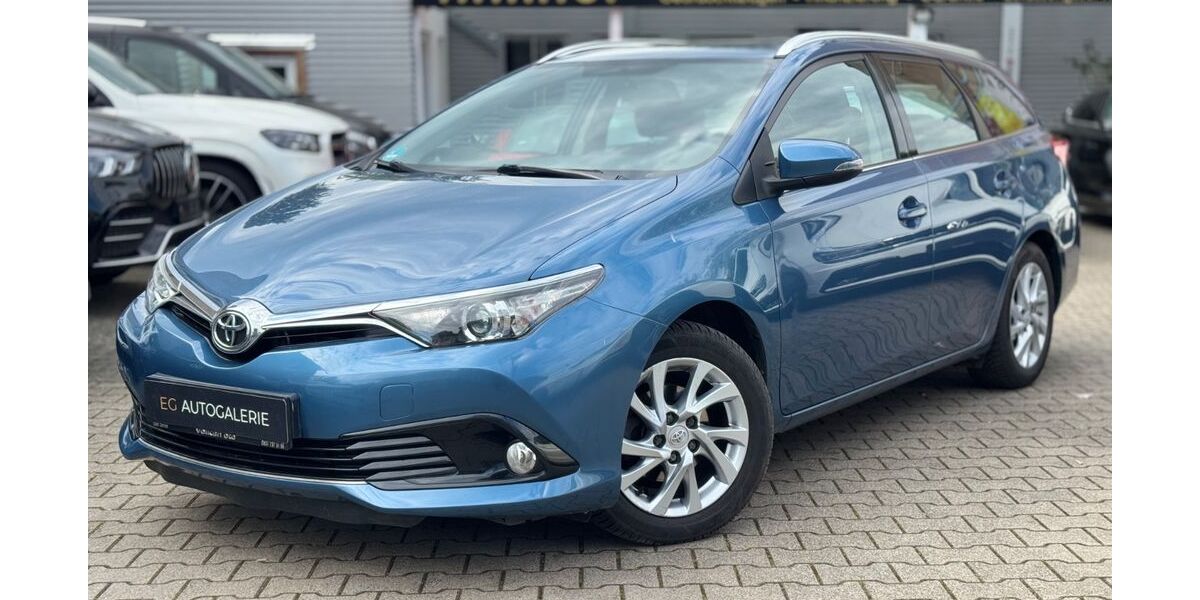 Toyota Auris 113.000 km 11.100 &euro; Köln 51109