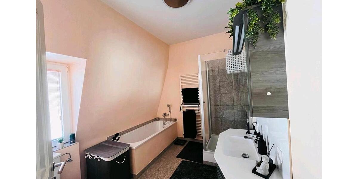 Dachgeschoßwohnung Bergisch Gladbach Alt-Frankenforst - 2 Zimmer, 80 m&sup2;, 400.000&euro; | Angebot:26740941