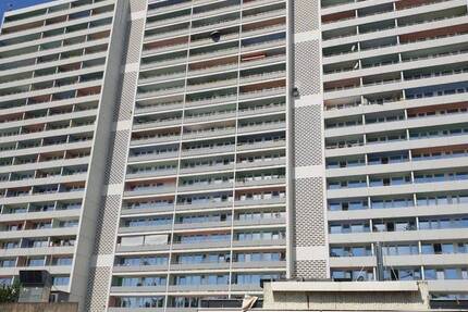 Erstbezug nach Modernisierung - City-Appartement mit großem Balkon, neuer Boden, neues Bad, Aufzug