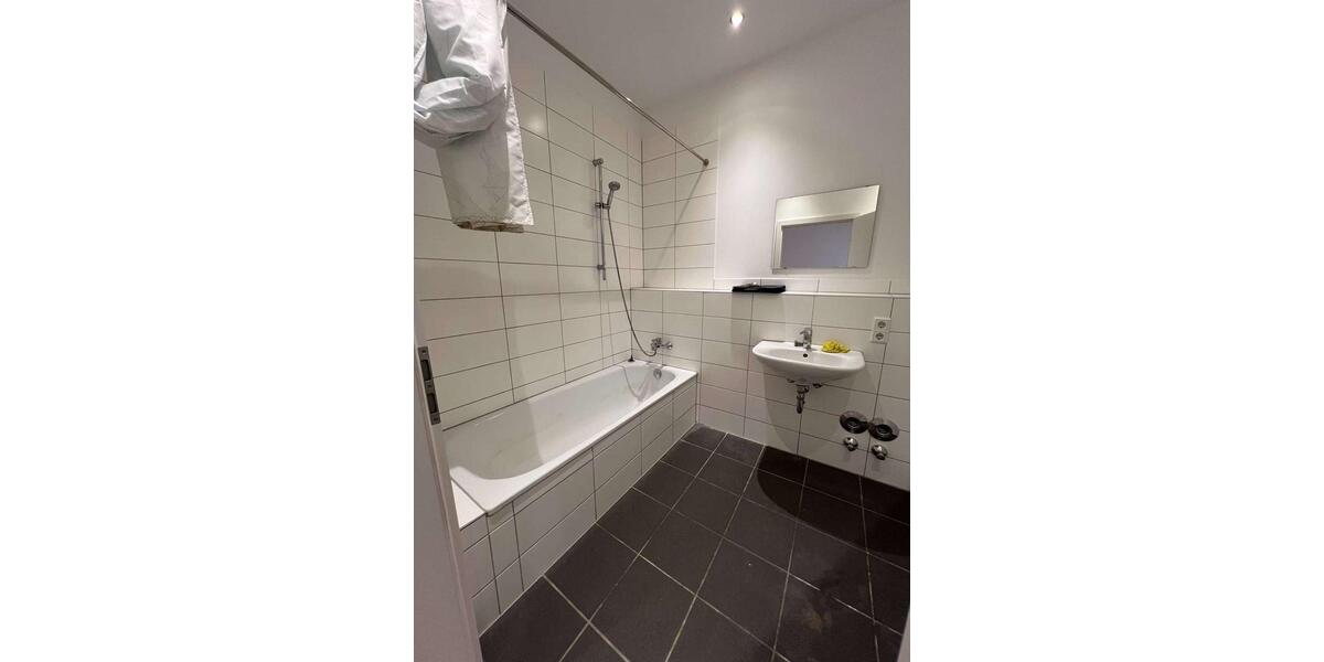 WG geeignete 3 Zimmer-Studentenwohnung inkl. Küche neben dem Rhein-Center! [VAC-16643] 3 zimmer