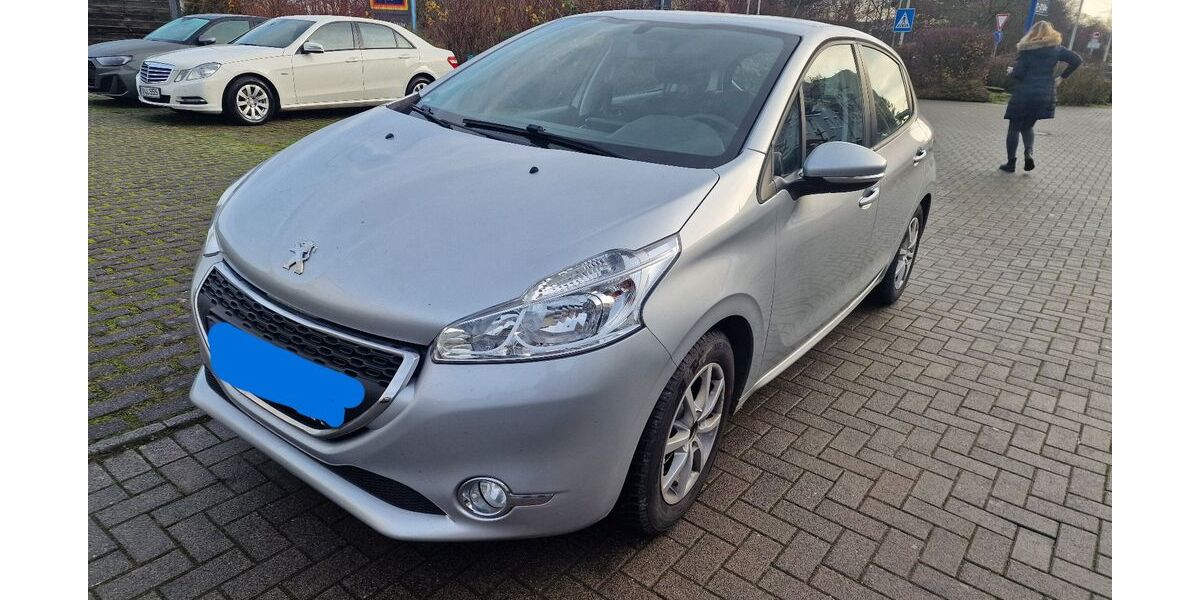 Peugeot 208 118.300 km 4.750 &euro; köln 51107