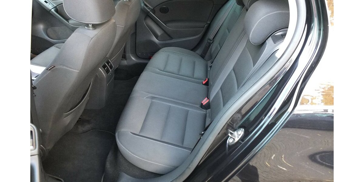 VW Golf 1.6TDi TEAM SHZ TEMPOMAT KLIMAAUTOMATIK 159.855 km 6.598 € Köln 50858