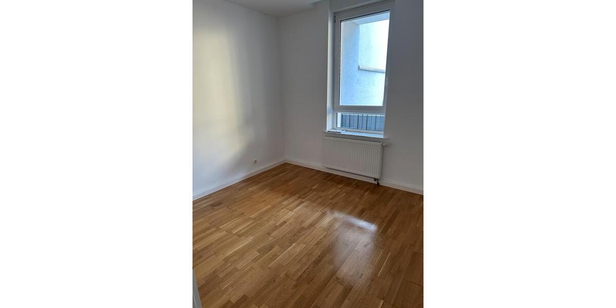 Etagenwohnung Brühl - 3 Zimmer, 90 m&sup2;, 1.200&euro; | Angebot:25418912