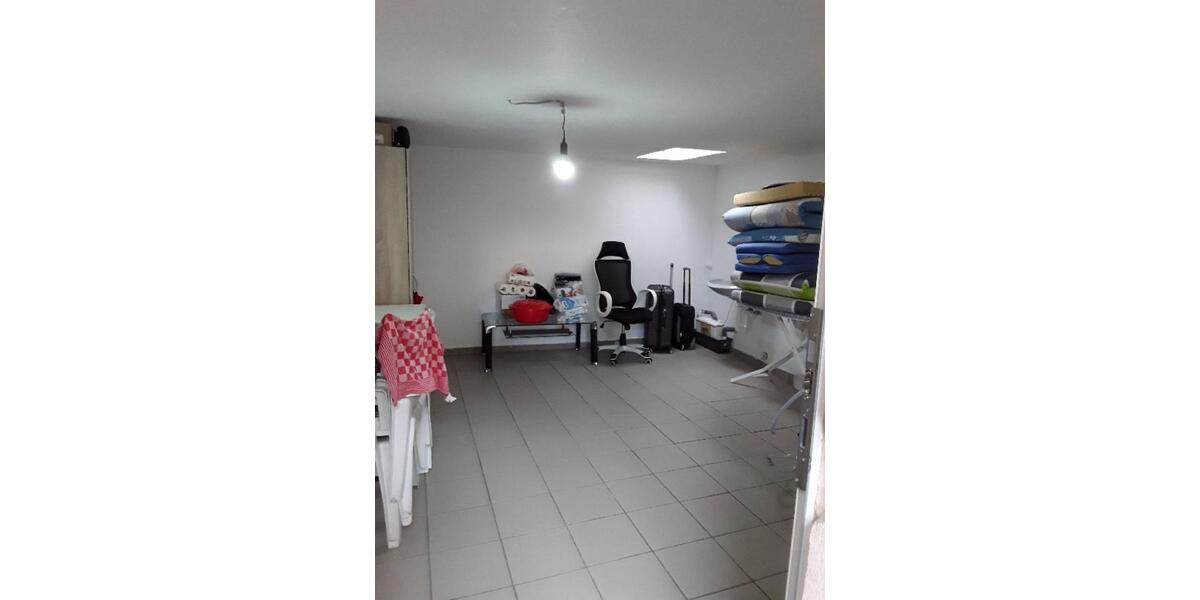 Mehrfamilienhaus zentral in Köln-Rath v. Privat H: 0152 58103358 20 zimmer