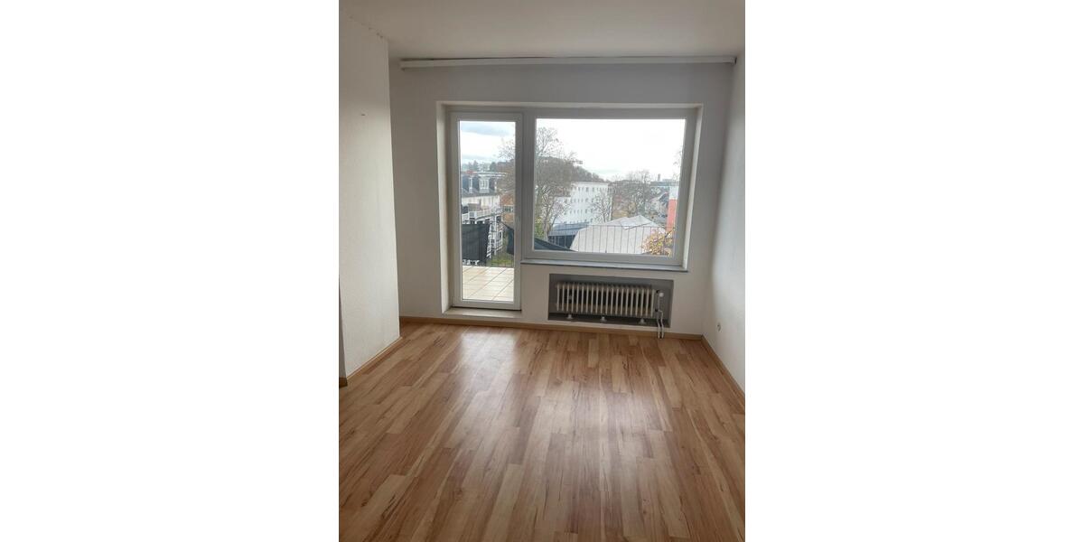 Etagenwohnung Siegburg - 4 Zimmer, 170 m&sup2;, 1.500&euro; | Angebot:25171907