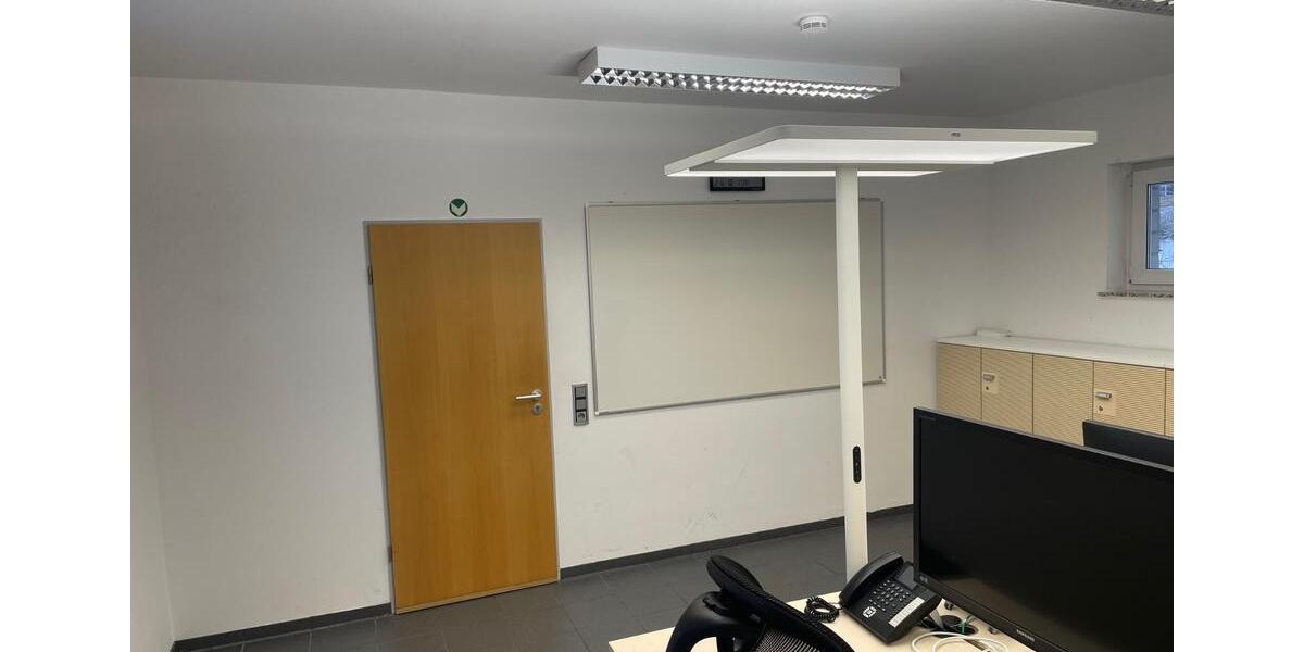 Kleines, helles, freundliches Büro (EG) in Erftstadt zimmer