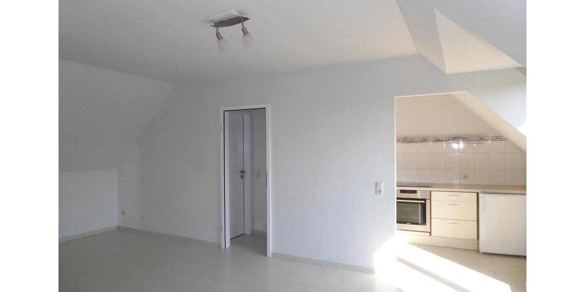 Dachgeschoßwohnung Bonn Auerberg - 1 Zimmer, 30 m&sup2;, 580&euro; | Angebot:25751673