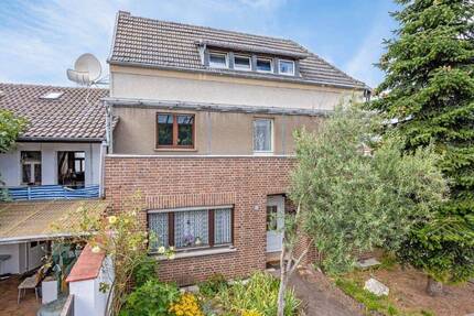 Zweifamilienhaus teilweise modernisiert mit Garagenhof zum Wohnen u. Arbeiten Mehrgenerationen 226m² 8 zimmer