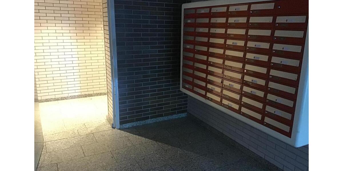 Zwei-Zimmer-Wohnung mit Balkon & Schwimmbad! Solingen Wald 2 zimmer