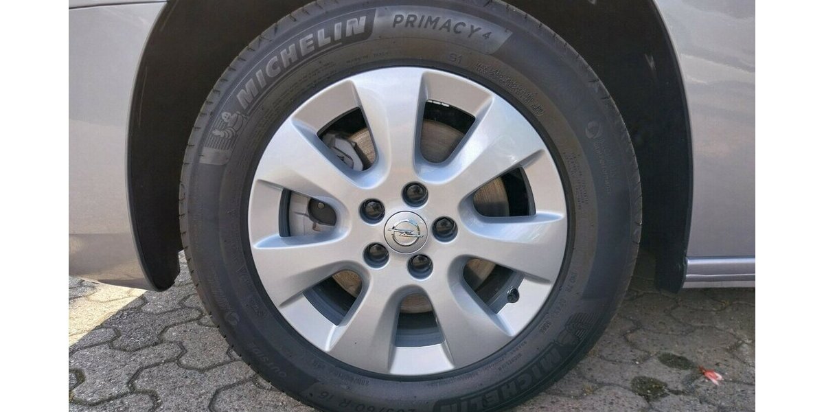 Opel Combo Life - e Ultimate 4.500 km 28.290 &euro; HAAN 42781