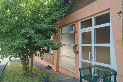 Einfamilienhaus mit Garten, Balkon & 2 Garagen in Hürth Kendenich