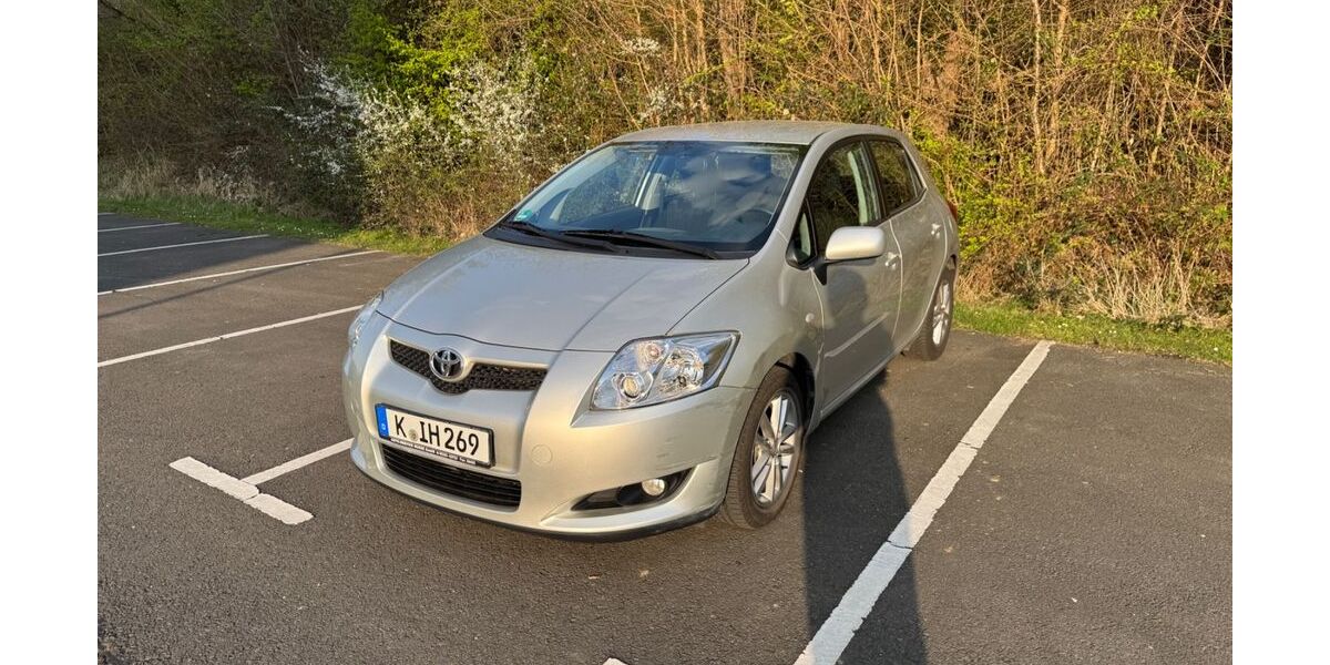 Toyota Auris 85.000 km 6.399 &euro; Hennef 53773