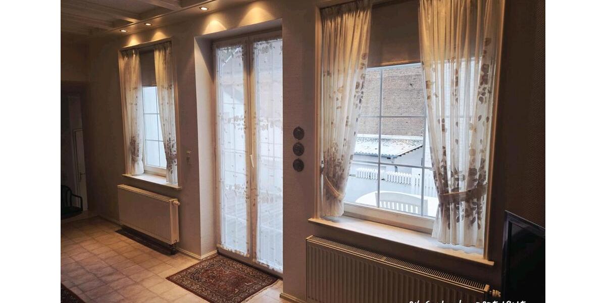 Etagenwohnung Bedburg - 6 Zimmer, 180 m&sup2;, 1.800&euro; | Angebot:25216102