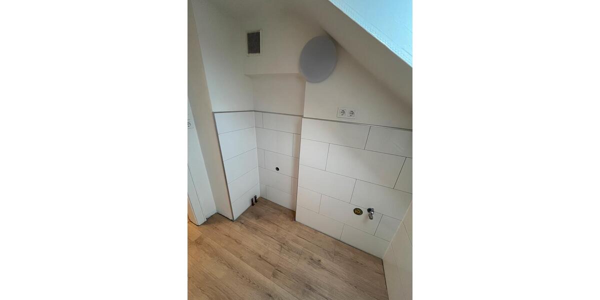 Dachgeschoßwohnung Bonn Tannenbusch - 2 Zimmer, 40 m&sup2;, 650&euro; | Angebot:26135839