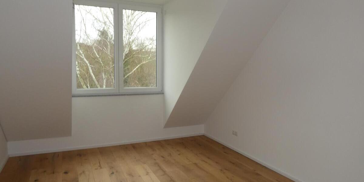 Neue helle Dachgeschoßwohnung mit moderner Heiztechnik im Energiesparhaus Bonn-Endenich - Dachgeschoßwohnung Bonn Dransdorf | Angebot:24049039