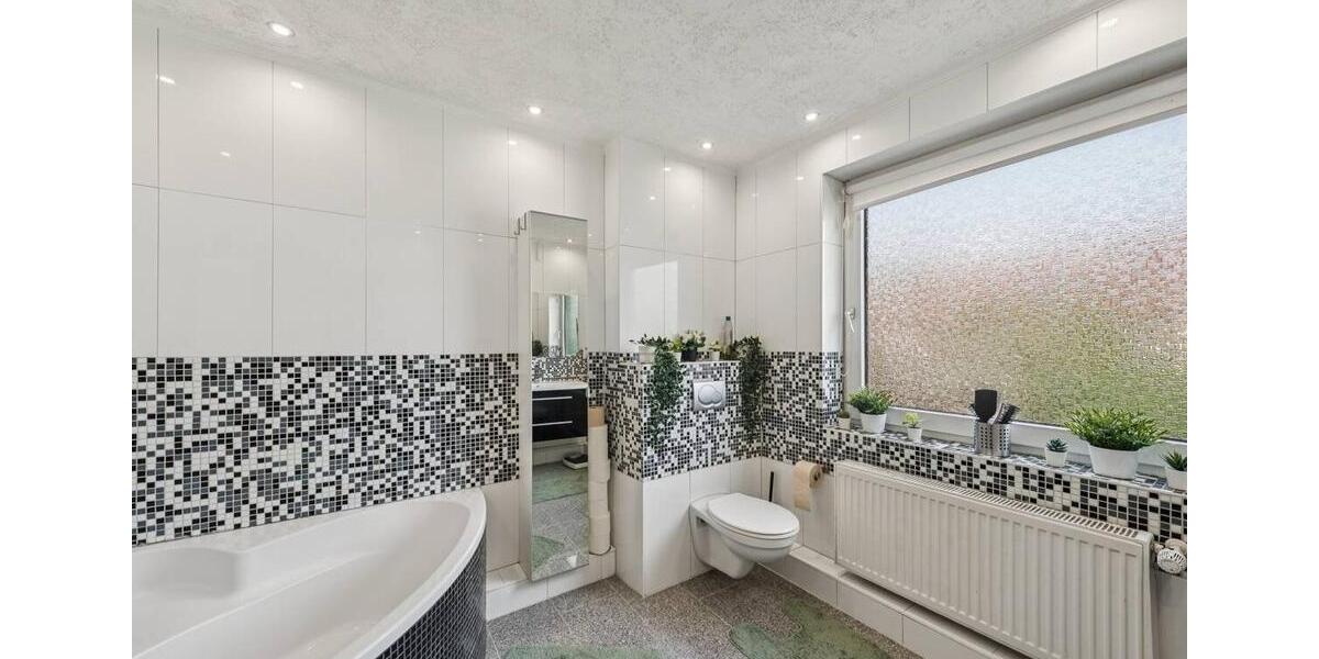 Reihenhaus Dormagen Hackenbroich - 6 Zimmer, 107 m&sup2;, 465.000&euro; | Angebot:27617885