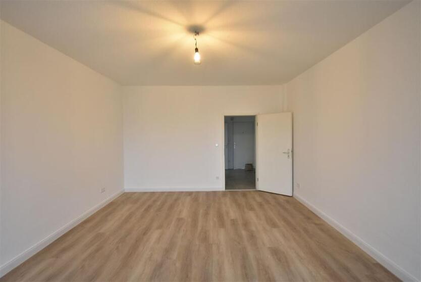 RENOVIERT! Apartment mit Balkon & Wintergarten zu vermieten zimmer