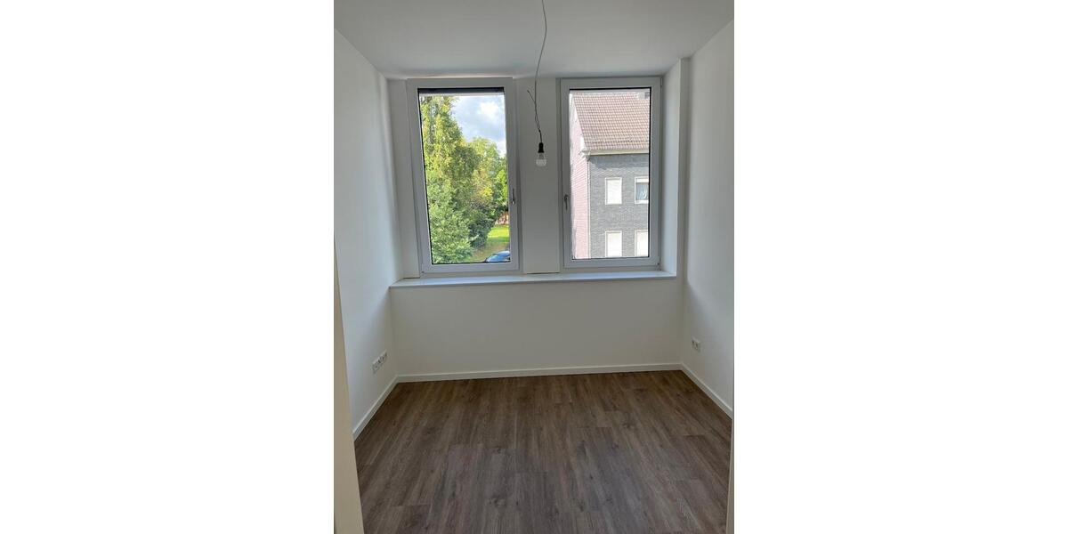 Etagenwohnung Wermelskirchen - 3 Zimmer, 90 m&sup2;, 1.300&euro; | Angebot:27605582