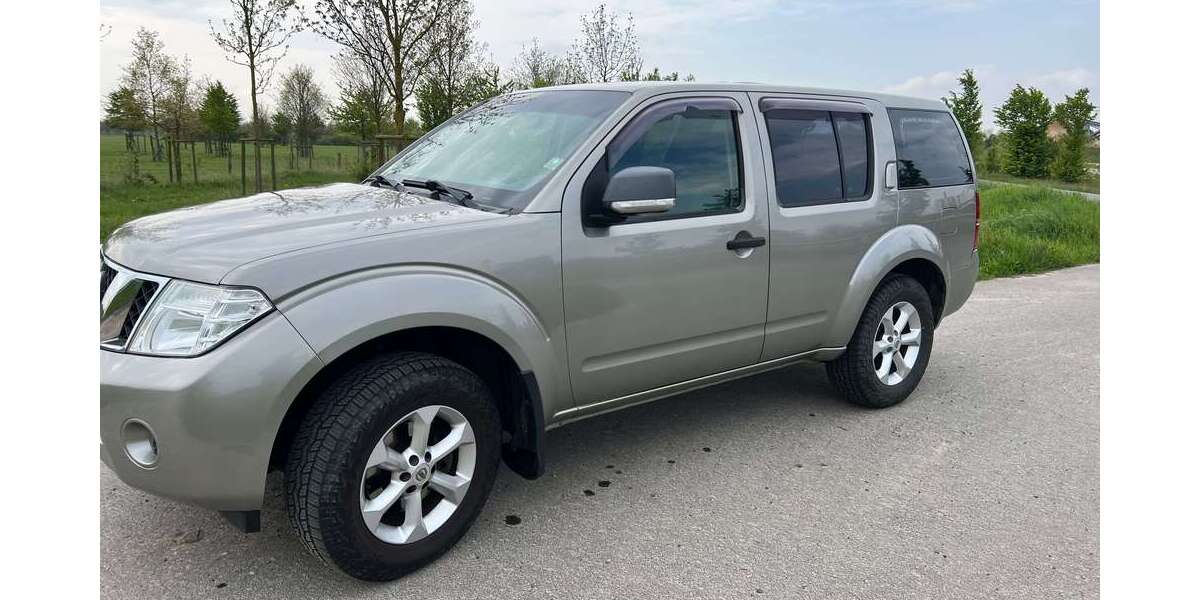 Nissan Pathfinder 227.227 km 12.400 &euro; Kerpen 50170