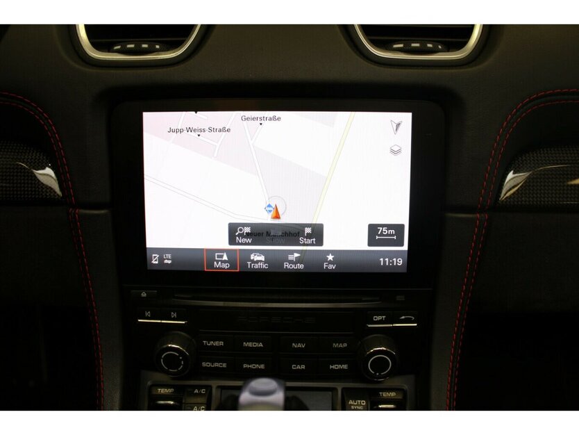 Porsche 718 Boxster GTS Sport-/AGA/Chrono/Design 73.299 km 63.980 € Euskirchen 53881