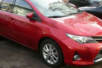 Toyota Auris 29.000 km 13.800 € Bonn 53115