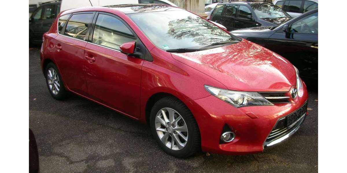 Toyota Auris 29.000 km 13.800 € Bonn 53115