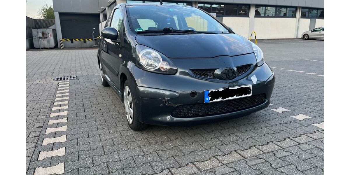 Toyota Aygo (X) 185.000 km 1.199 &euro; Solingen 42659