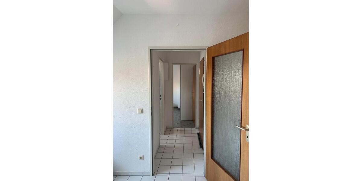 Dachgeschoßwohnung Langenfeld (Rheinland) - 2 Zimmer, 35 m&sup2;, 650&euro; | Angebot:26338789