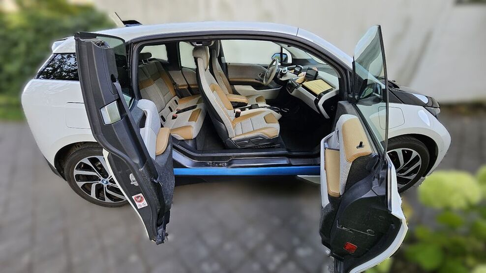 BMW i3 92.000 km 13.900 € Düsseldorf 40489
