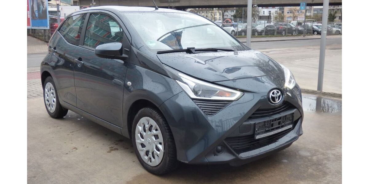 Toyota Aygo (X) 117.000 km 7.500 &euro; Köln 51105