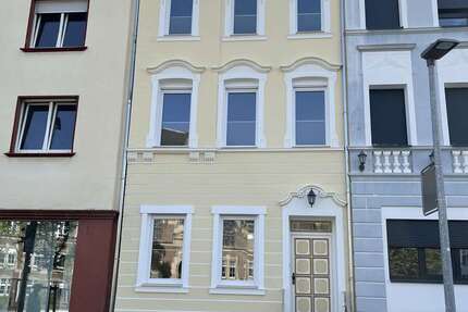 Haus zum Mieten in Euskirchen 3.500 € 163.14 m² 8 zimmer
