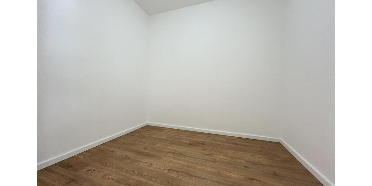 Erdgeschoßwohnung Köln Kalk - 2 Zimmer, 83 m&sup2;, 1.245&euro; | Angebot:26061620