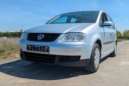 VW Touran 214.000 km 1.599 &euro; Rommerskirchen 41569