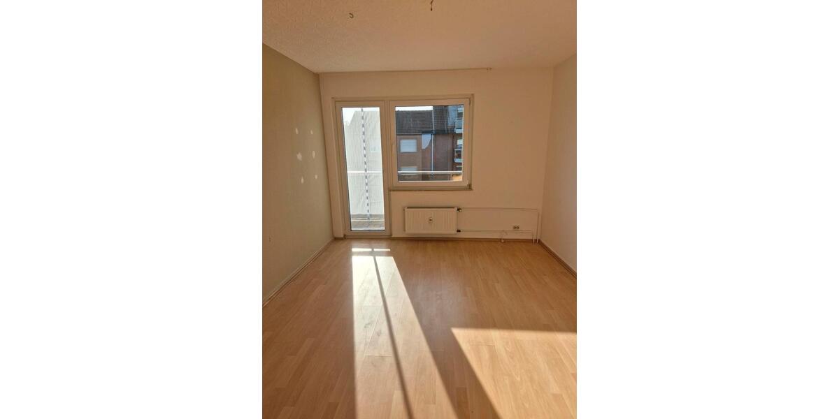 Etagenwohnung Leverkusen Bürrig - 3 Zimmer, 82 m&sup2;, 1.300&euro; | Angebot:24795132
