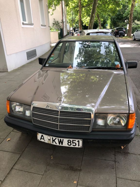 Mercedes-Benz 190 99.956 km 3.000 € Köln 50735