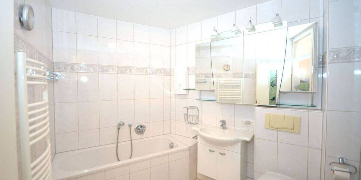 Etagenwohnung Köln Lövenich - 4 Zimmer, 90 m&sup2;, 349.000&euro; | Angebot:26817350