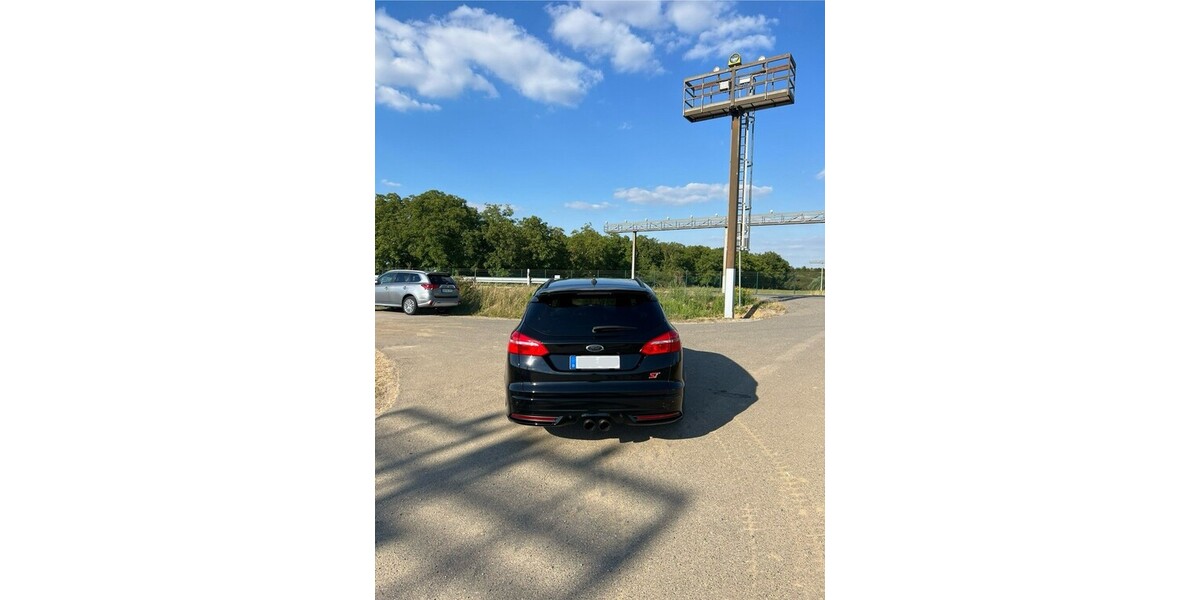 Ford Focus 79.900 km 17.800 &euro; Köln 50667