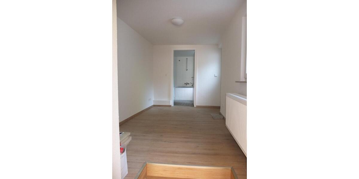 Büro- oder Servicefläche in exponierter Lage von Solingen-Wald! zimmer