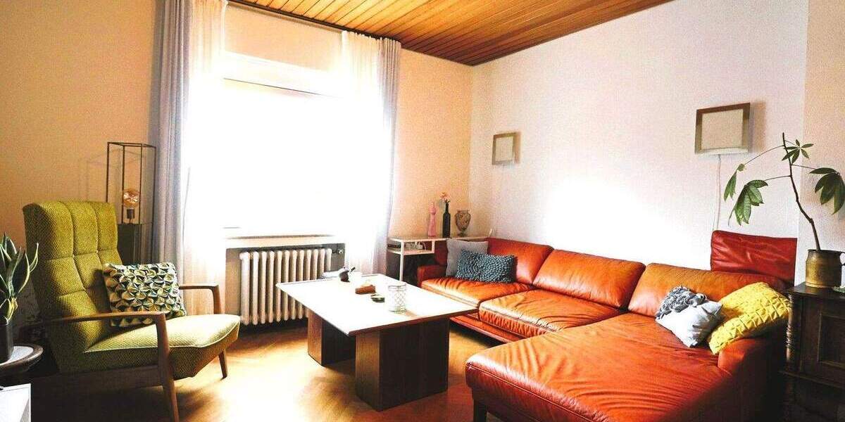 ***** 3-Familienhaus + zusätzlicher Bebauungsmöglichkeit - Erschließung aus Sackgasse***** 9 zimmer