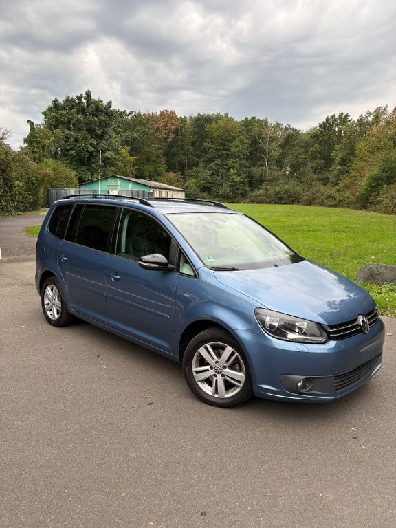VW Touran 135.000 km 8.500 € Köln 50767