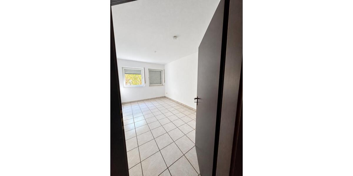 Erdgeschoßwohnung Erftstadt - 3 Zimmer, 80 m&sup2;, 1.000&euro; | Angebot:27583809