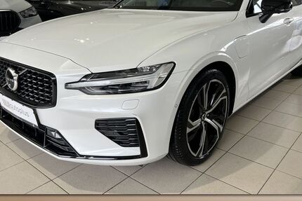 Volvo V60 23.495 km 38.850 € Bergheim 50126