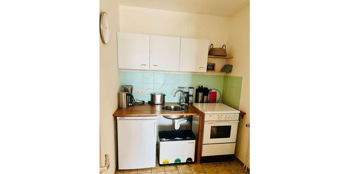 Hochwertig möbliertes 1-Zimmer-Apartment, großer Südbalkon 1 zimmer