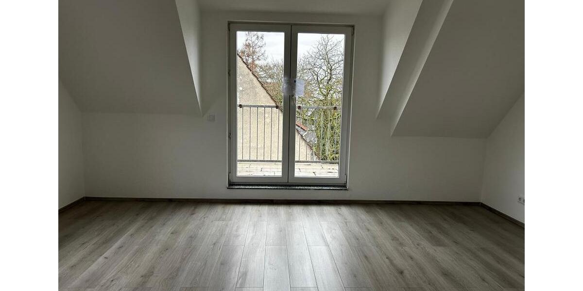 Frisch Saniert ! 3,5 Zimmer Wohnung mit Balkon ab sofort verfügbar 4 zimmer