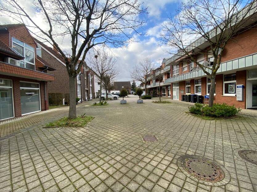 Moderne und großzügige Praxisräumlichkeiten auf zwei Etagen 9 zimmer